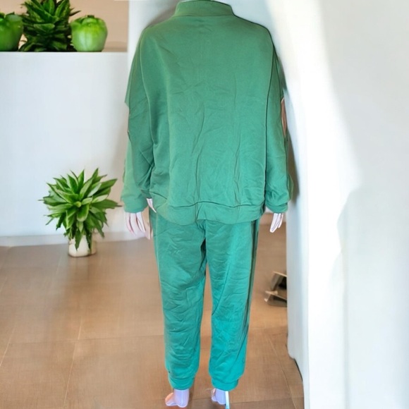 NWT 2 Piece Green Contrast Stripe Fleece Zipper With Sweatpants - Picture 11 of 16